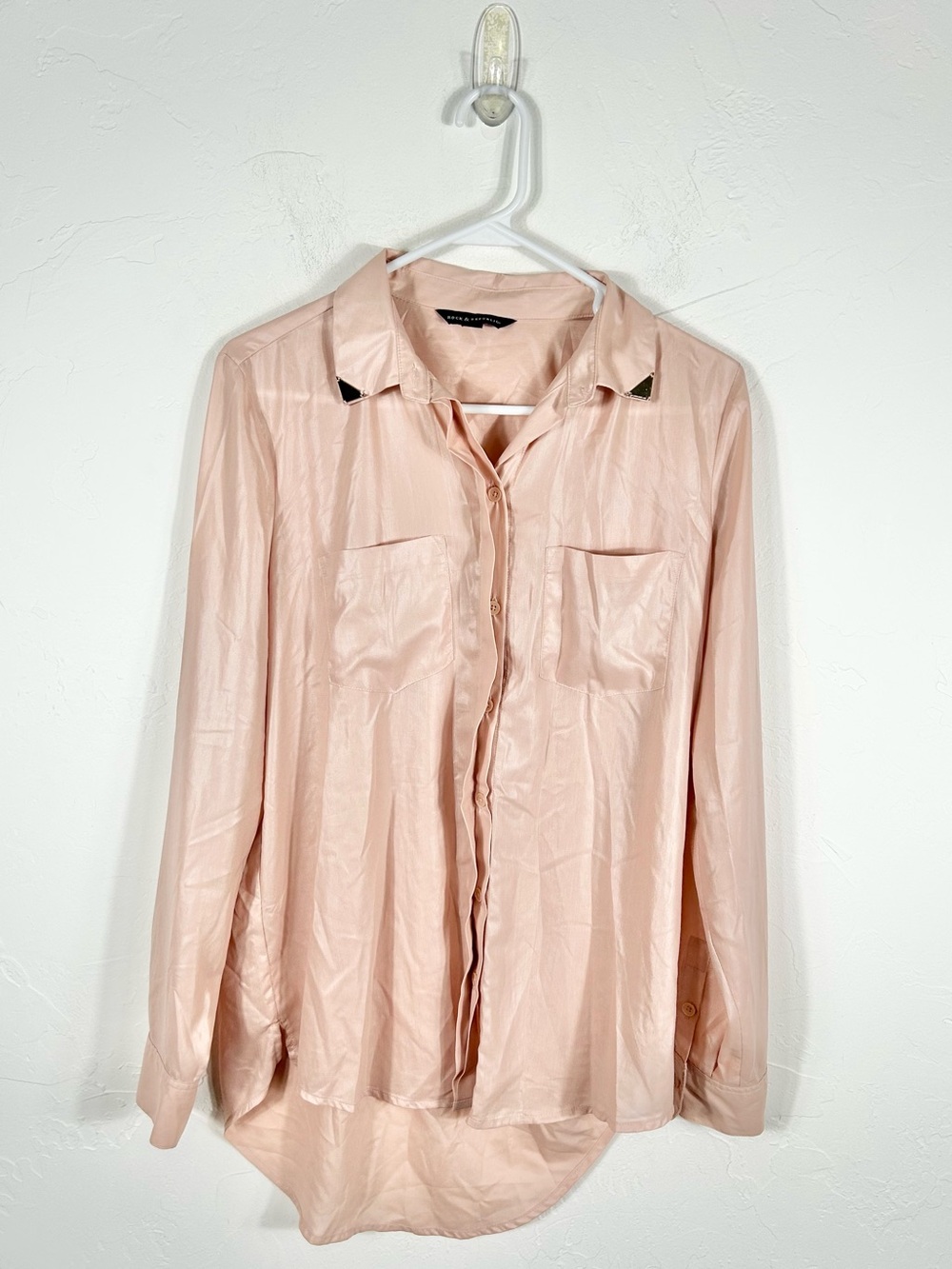 Rock & Republic Blush Pink Button Down Blouse Metal Collar Tips Size M